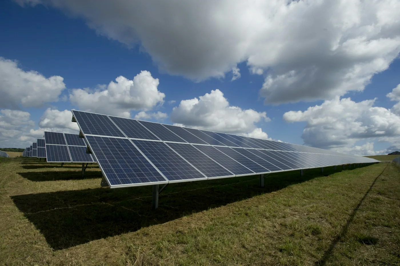 Paneles solares — fotografía ilustrativa de equipos